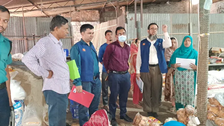  বিএসটিআই’র অনুমোদনবিহীন ‘সরিষার তেল’ বাজারজাতকারীকে জরিমানা